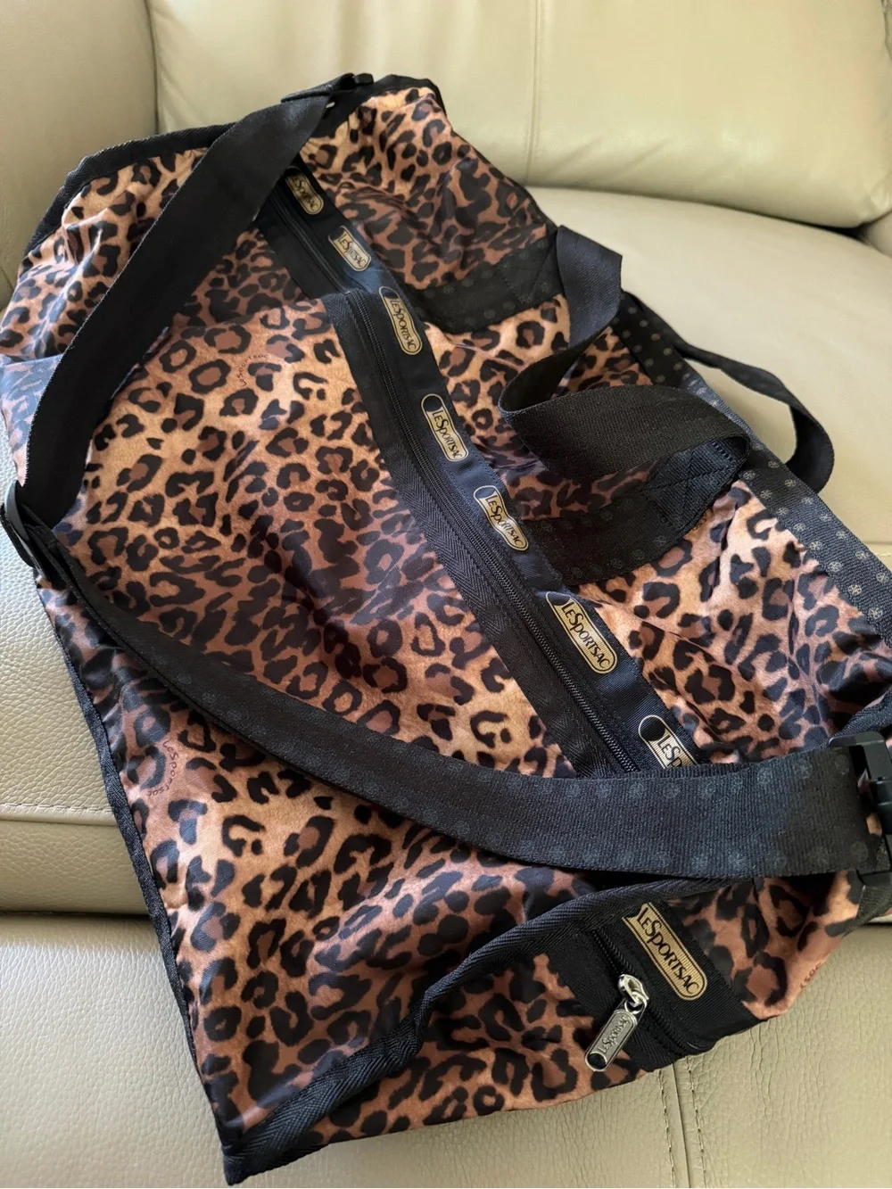 LESPORTSAC Leopard Print Black/Brown Weekender Duffel Bag ShoulderStrap Zippered - Picture 13 of 16